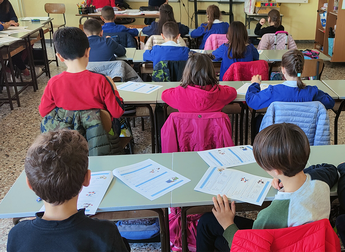 I bambini mentre compilano il questionario di OKkio alla Salute