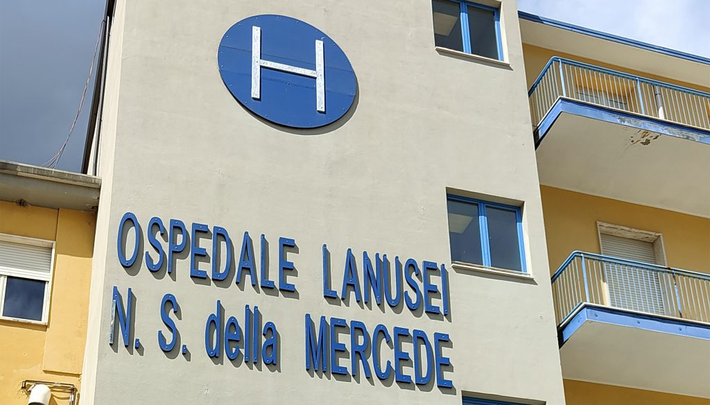 La facciata dell'ospedale di Lanusei