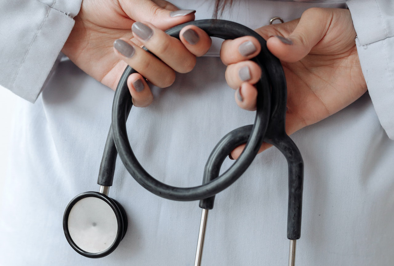 Una guardia medica durante il lavoro.